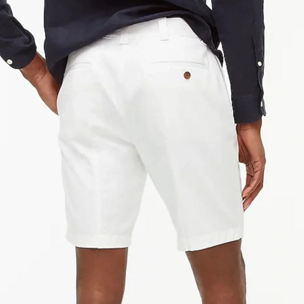J crew 9” flex khaki shorts for men in white